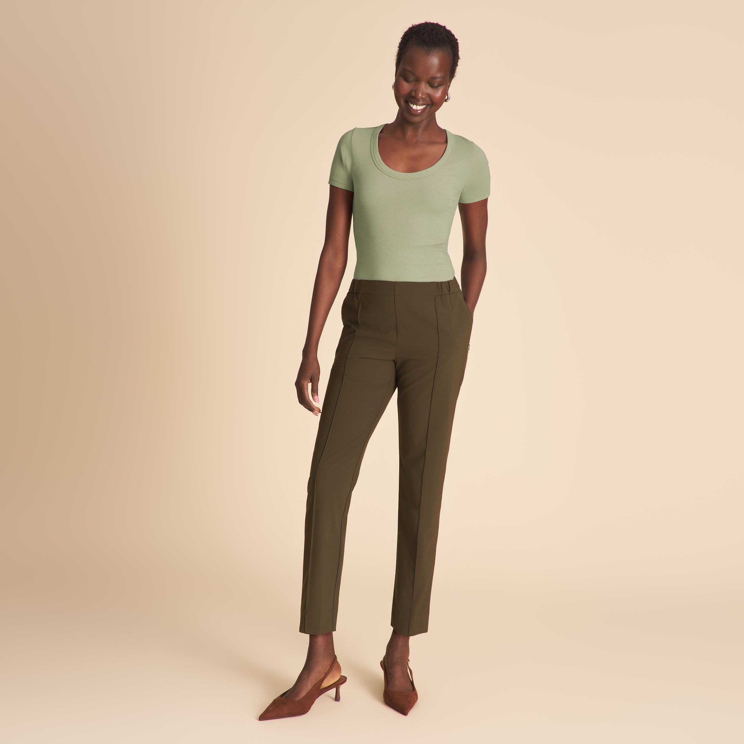 Colby Travel Pant - OrigamiTech :: Olive – M.M.LaFleur