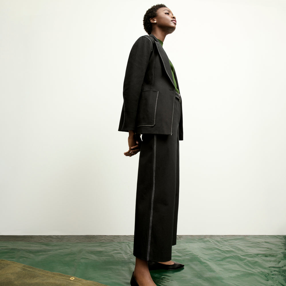 front image of a woman wearing the abby pant in black
