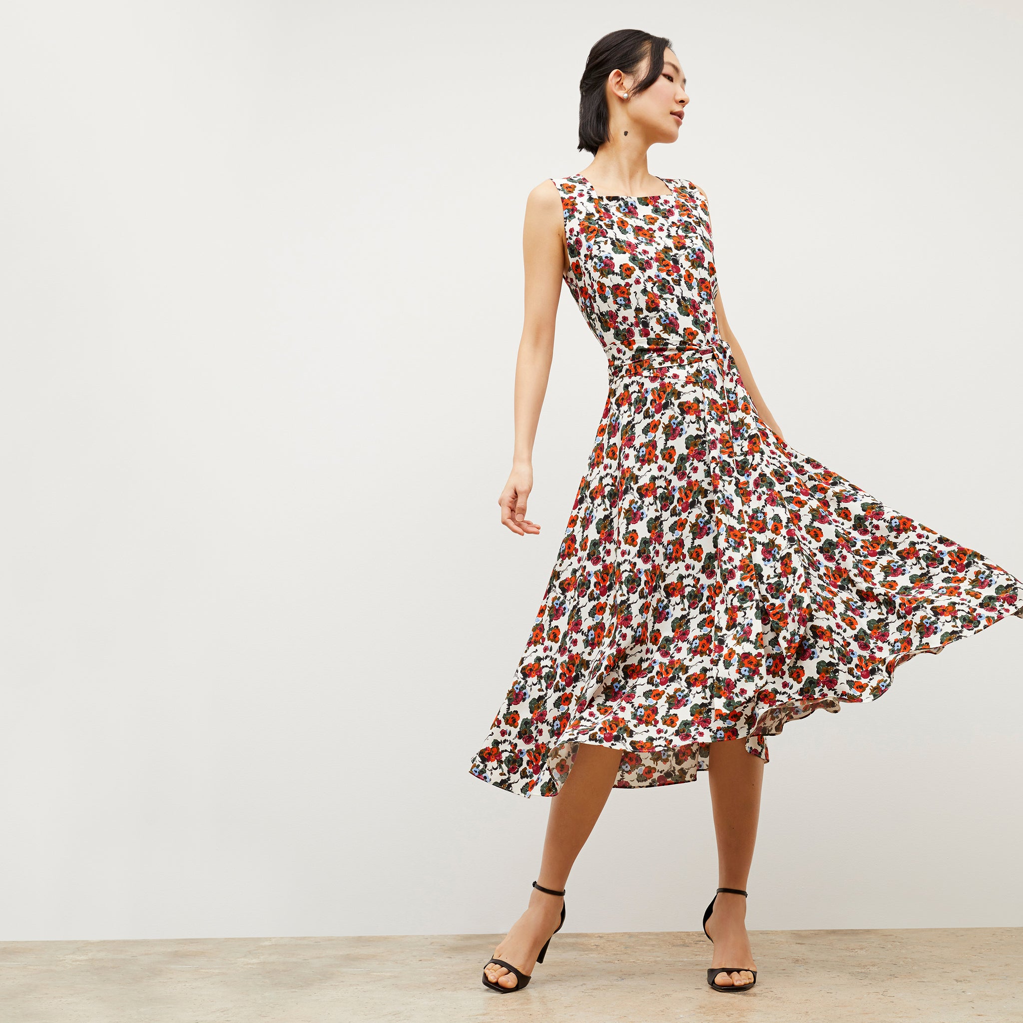 Front image of a woman wearing the DiemMy Dress - Washable Silk in Garden Print