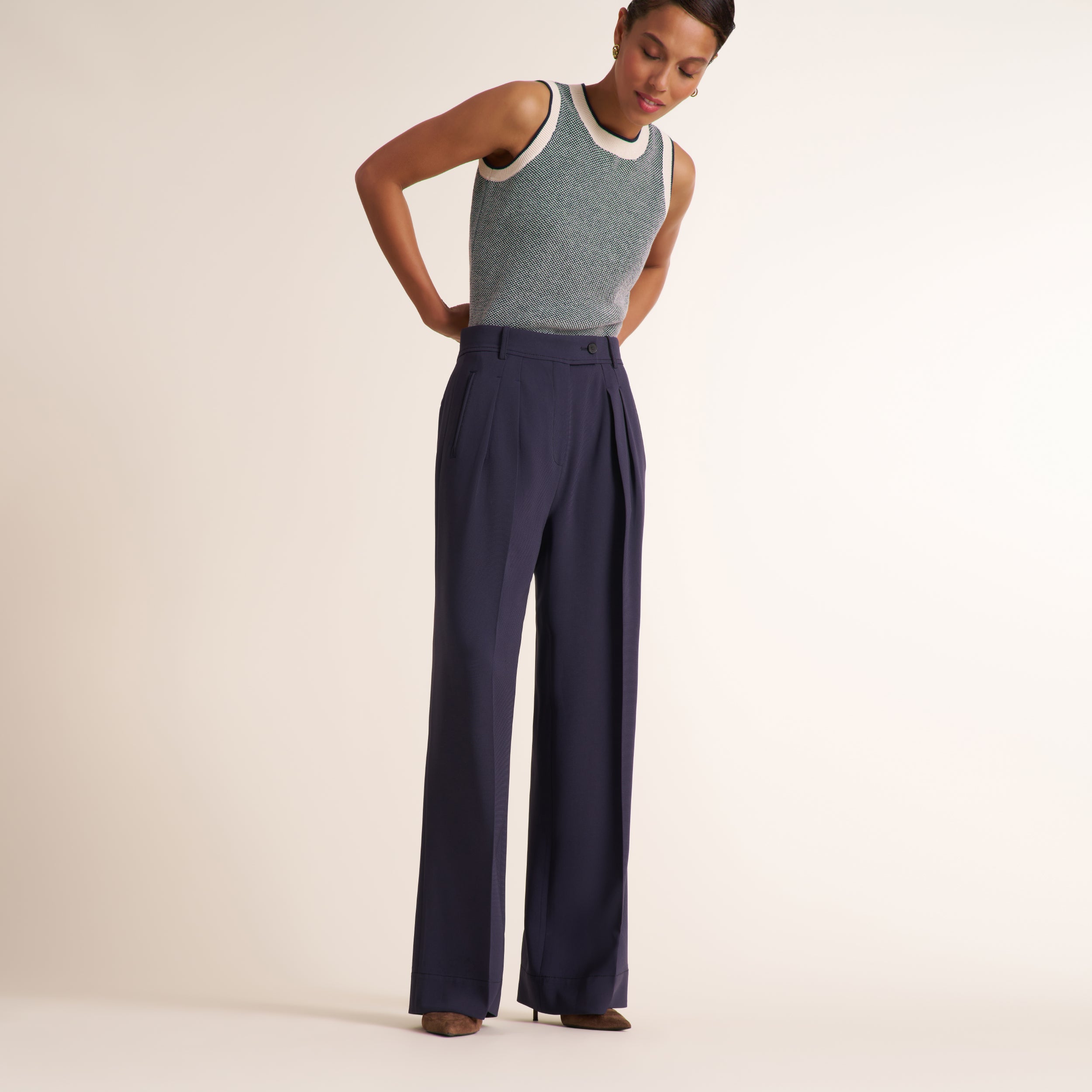 Bia Pleated Trouser - Everyday Crepe with Topstitch :: Oxford
