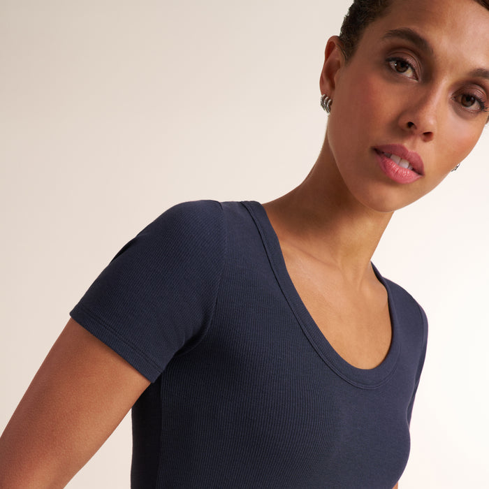 Avi Scoopneck T-Shirt