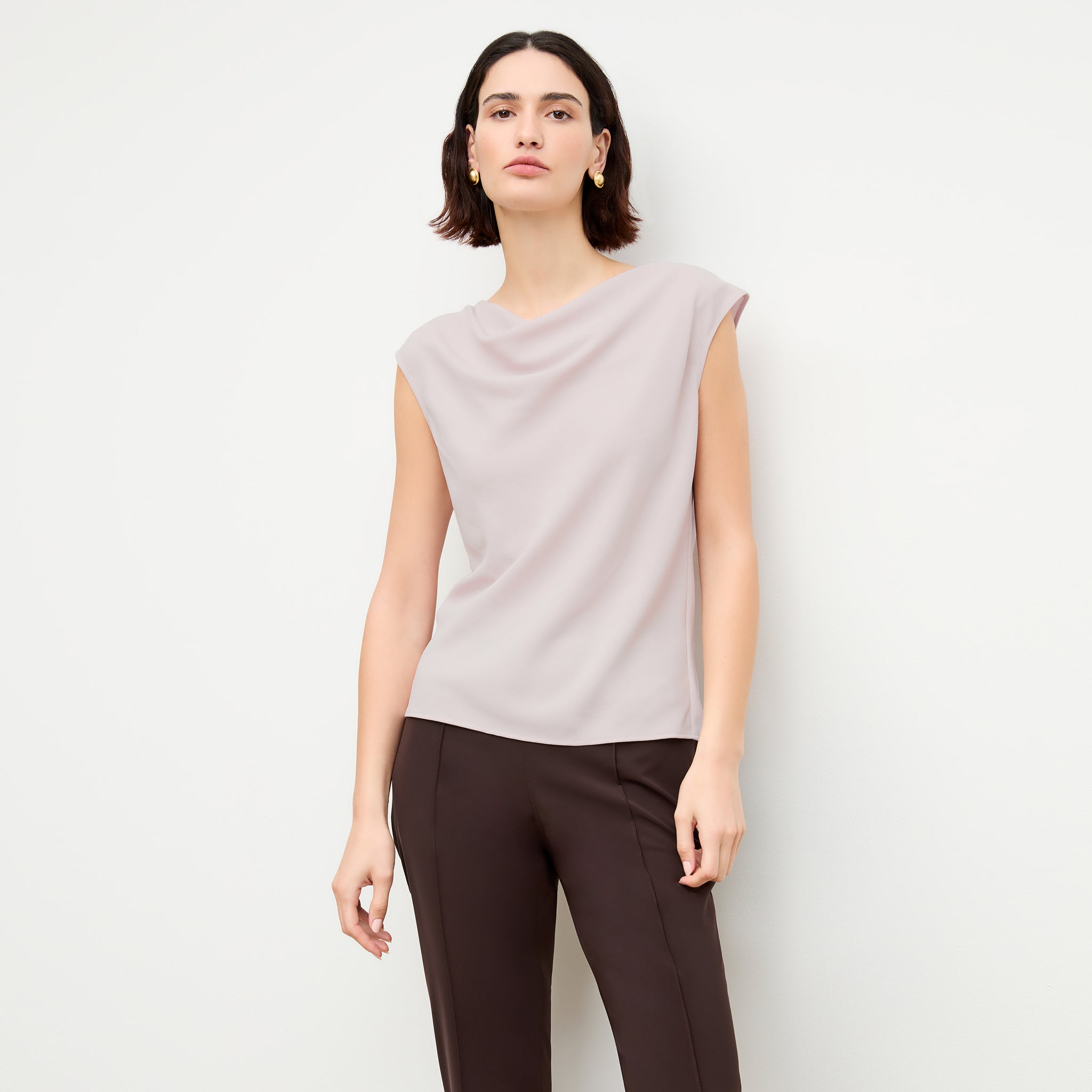 front image of a woman wearing the colby pant in wine
