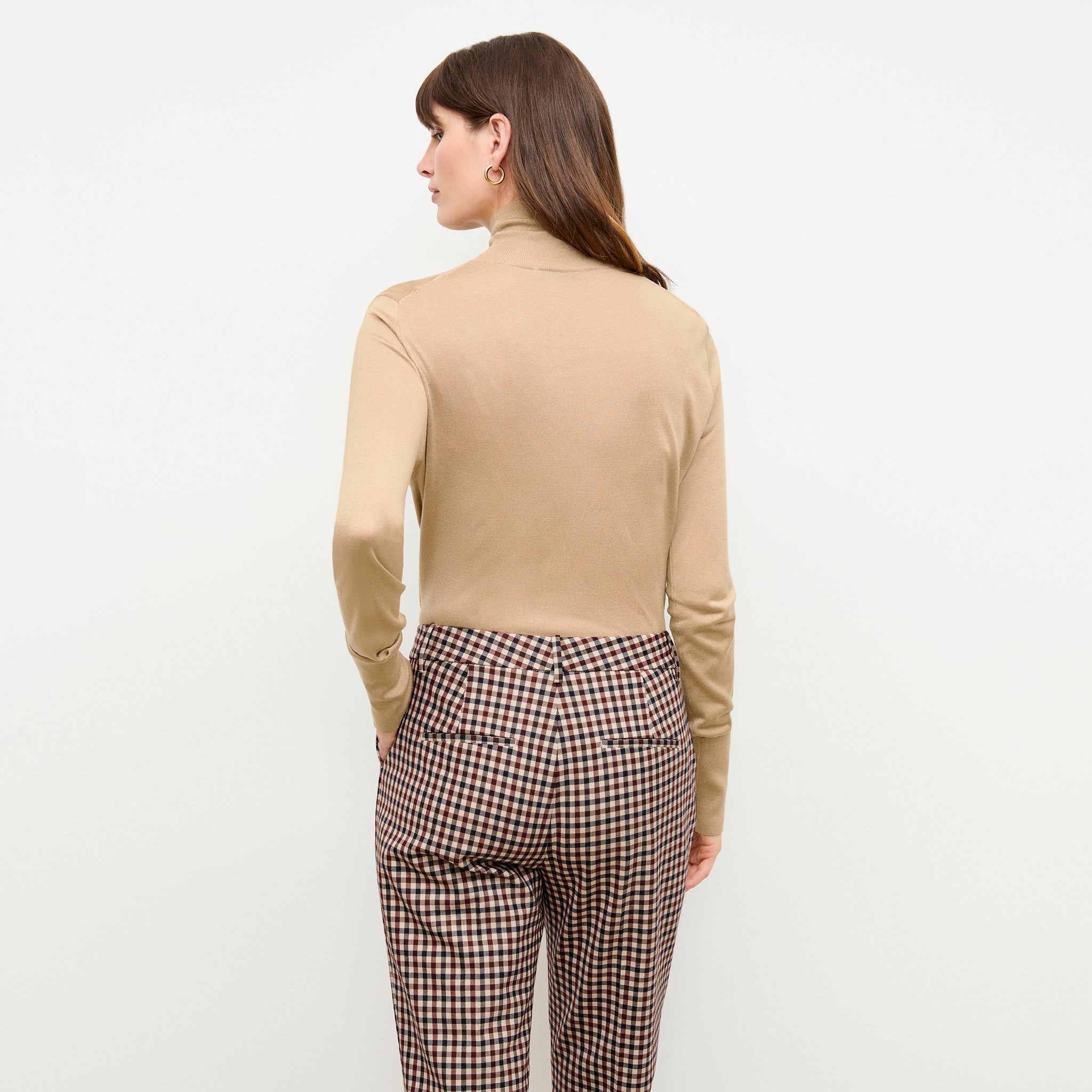 back image of a woman wearing the mejia pant in windowpane 