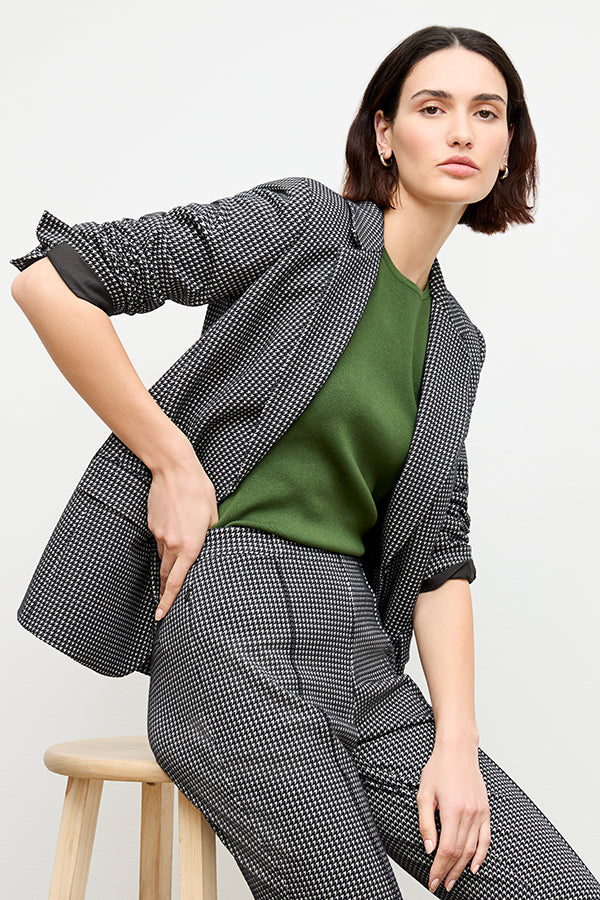 front image of a woman wearing the yiyan jacket in stretch houndstooth