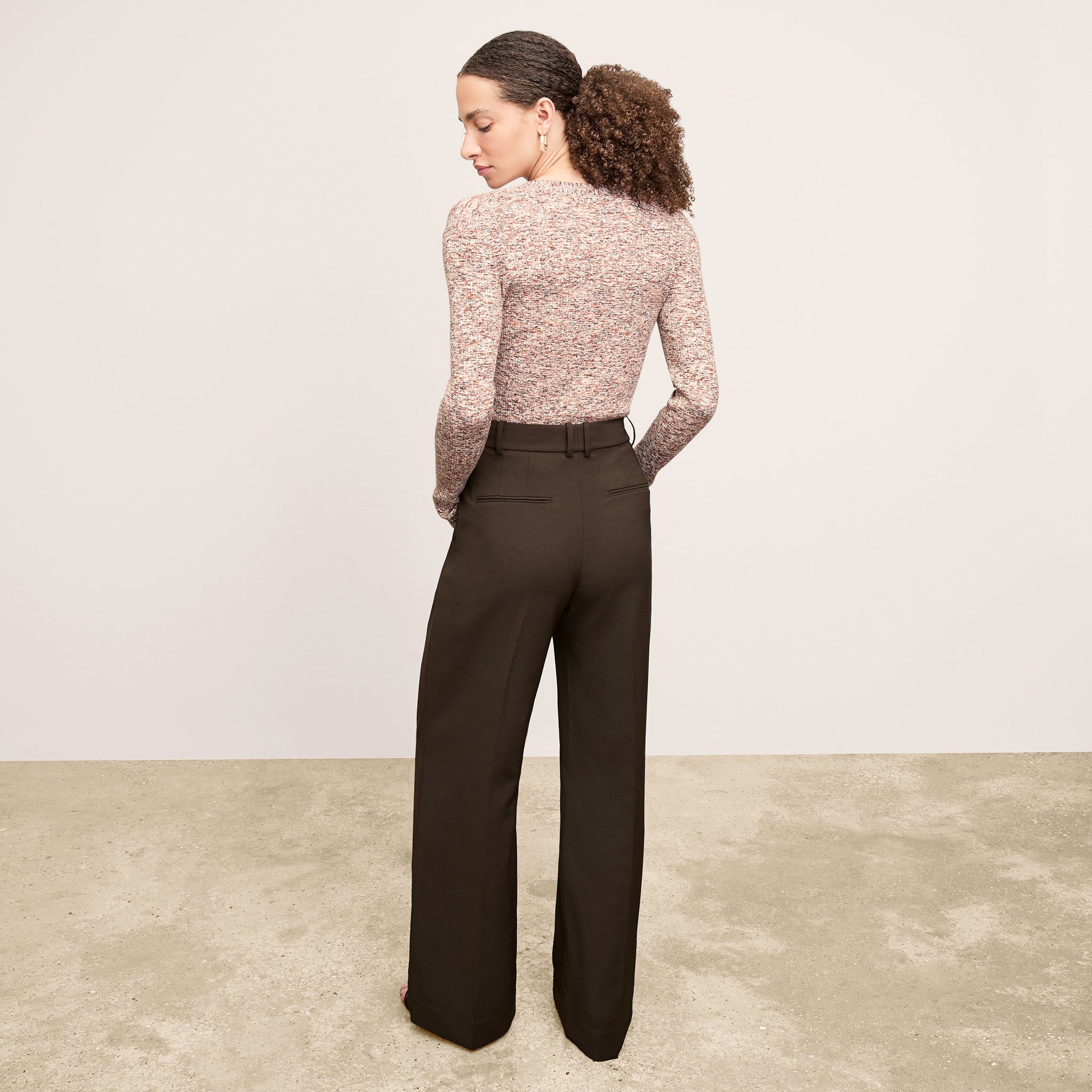 Back image of a woman wearing the Bia Pant in Date