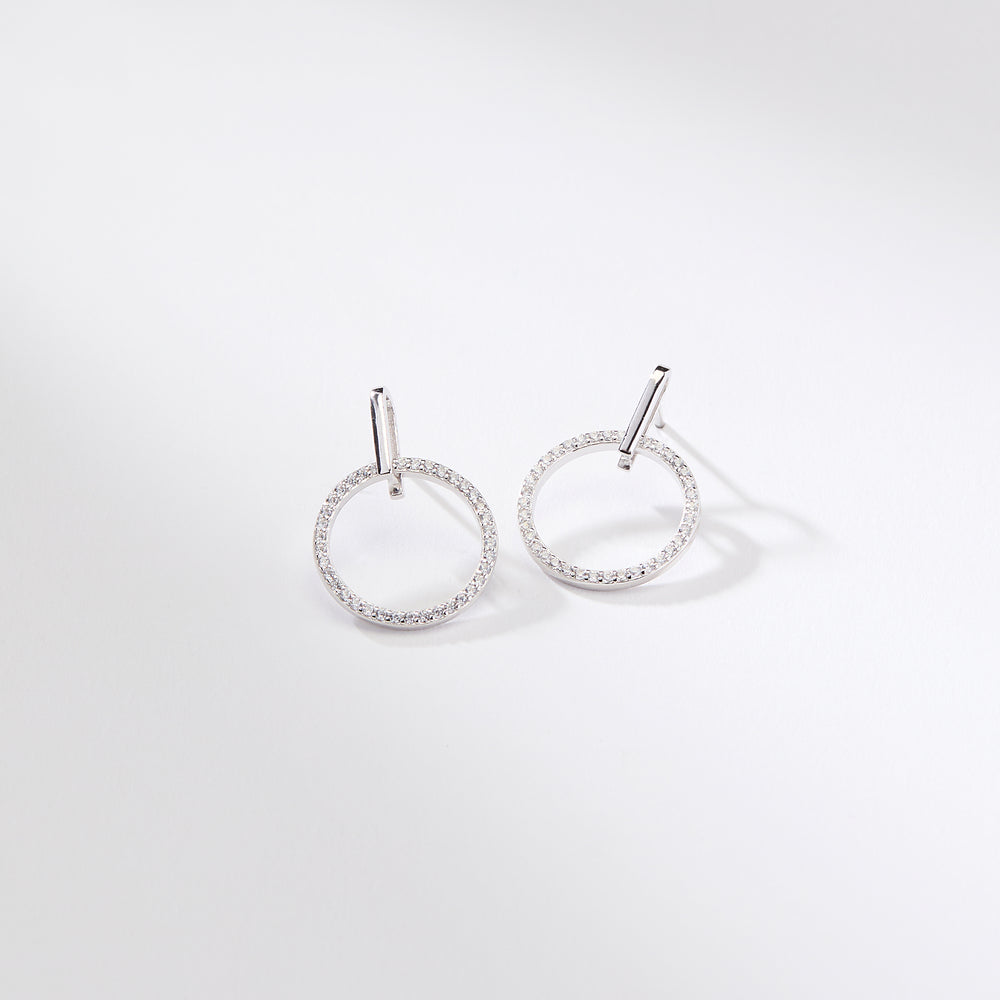packshot image of the nohemi earring