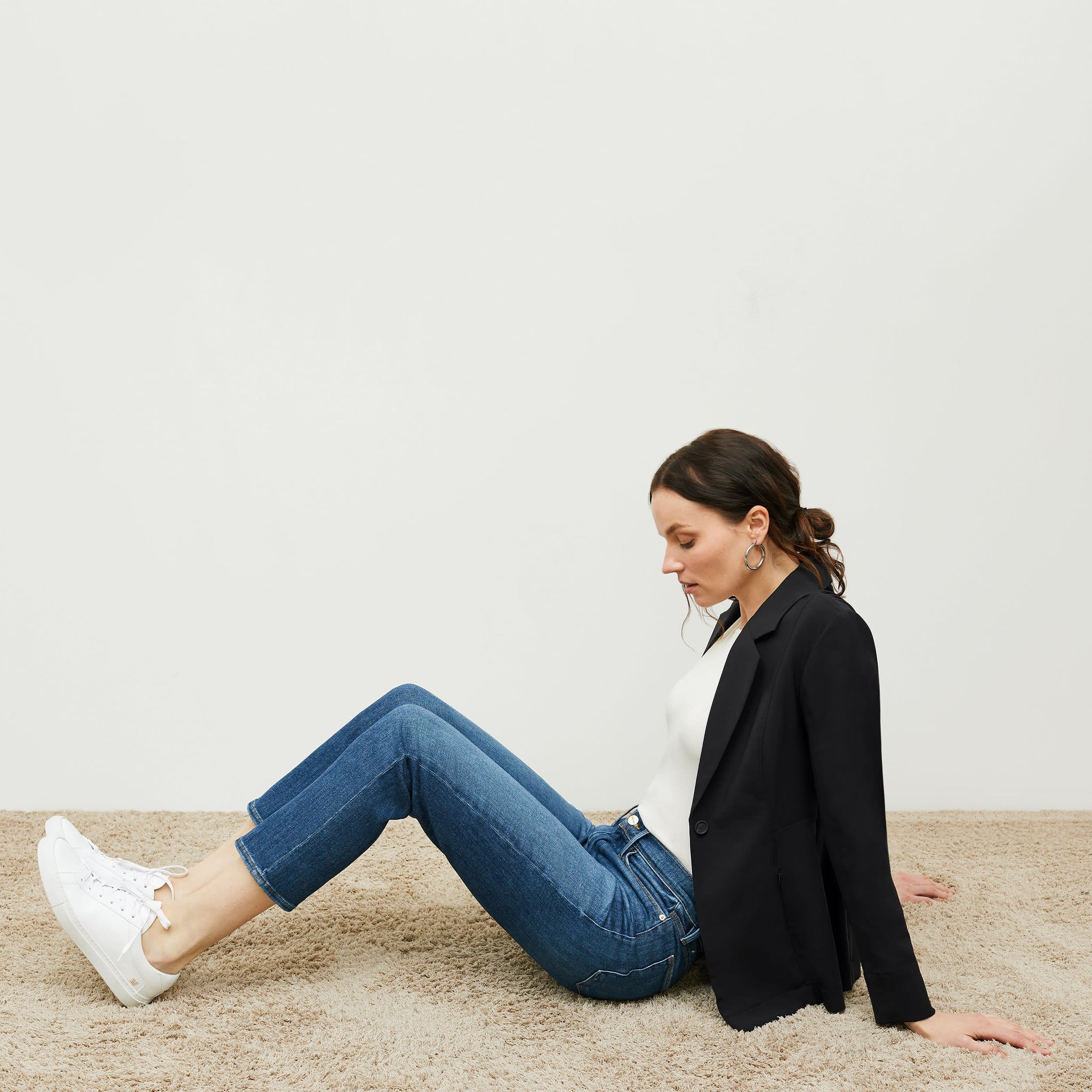 image of woman wearing M.M.LaFleur x Koio Capri Low-Top Sneakers—Leather White