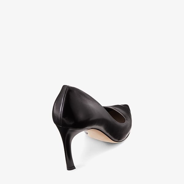 still image of the ginger pump in black