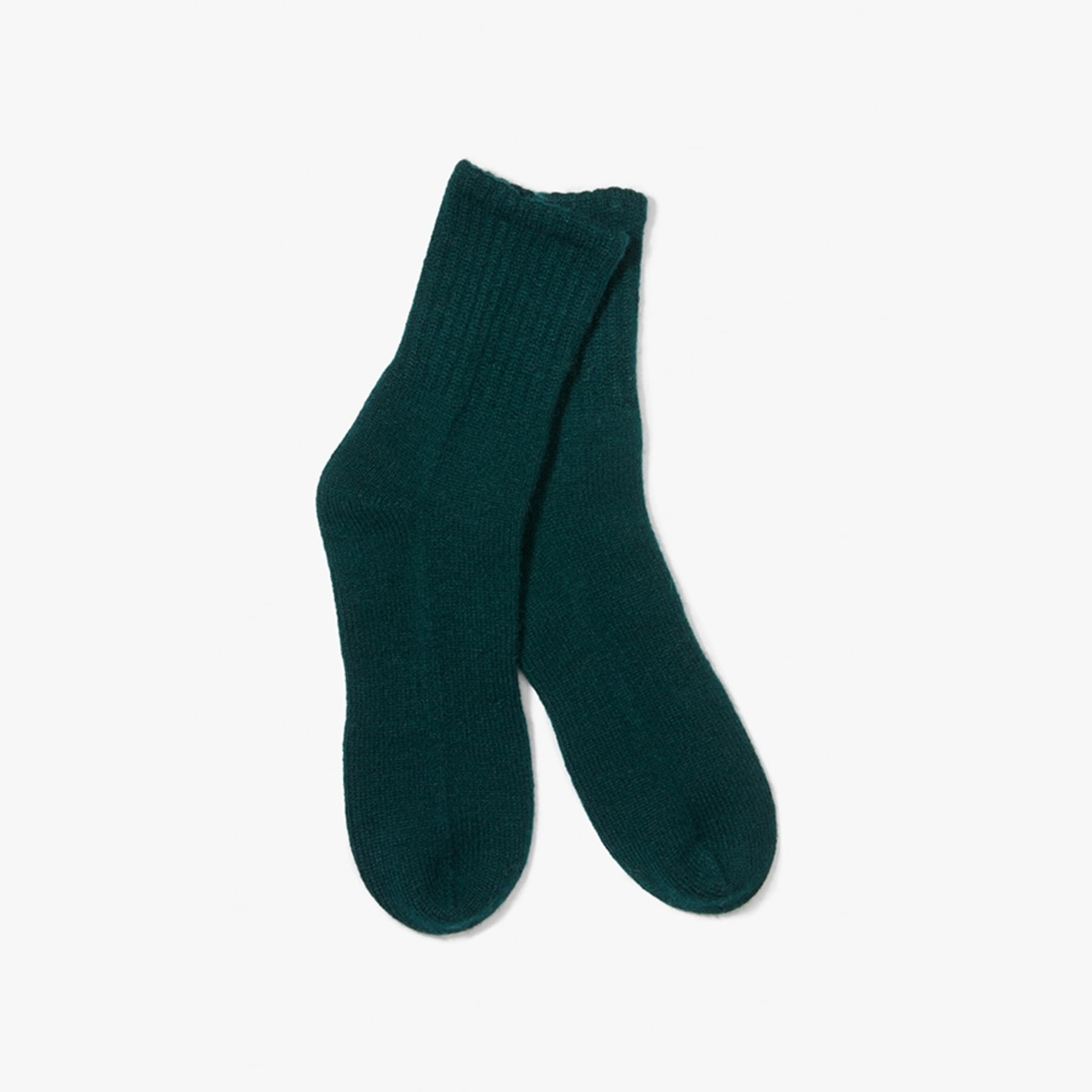 Cashmere socks hunter green packshot. 