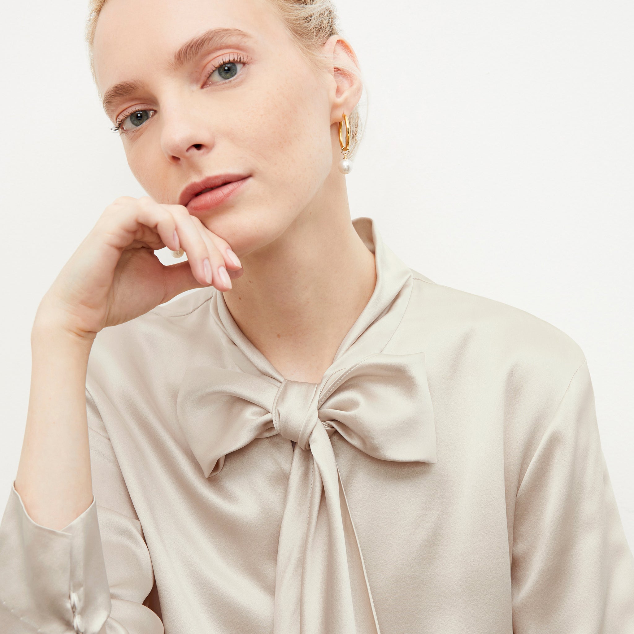 Detail image of a woman wearing the Darcy Top - Washable Silk Charmeuse in Pearl