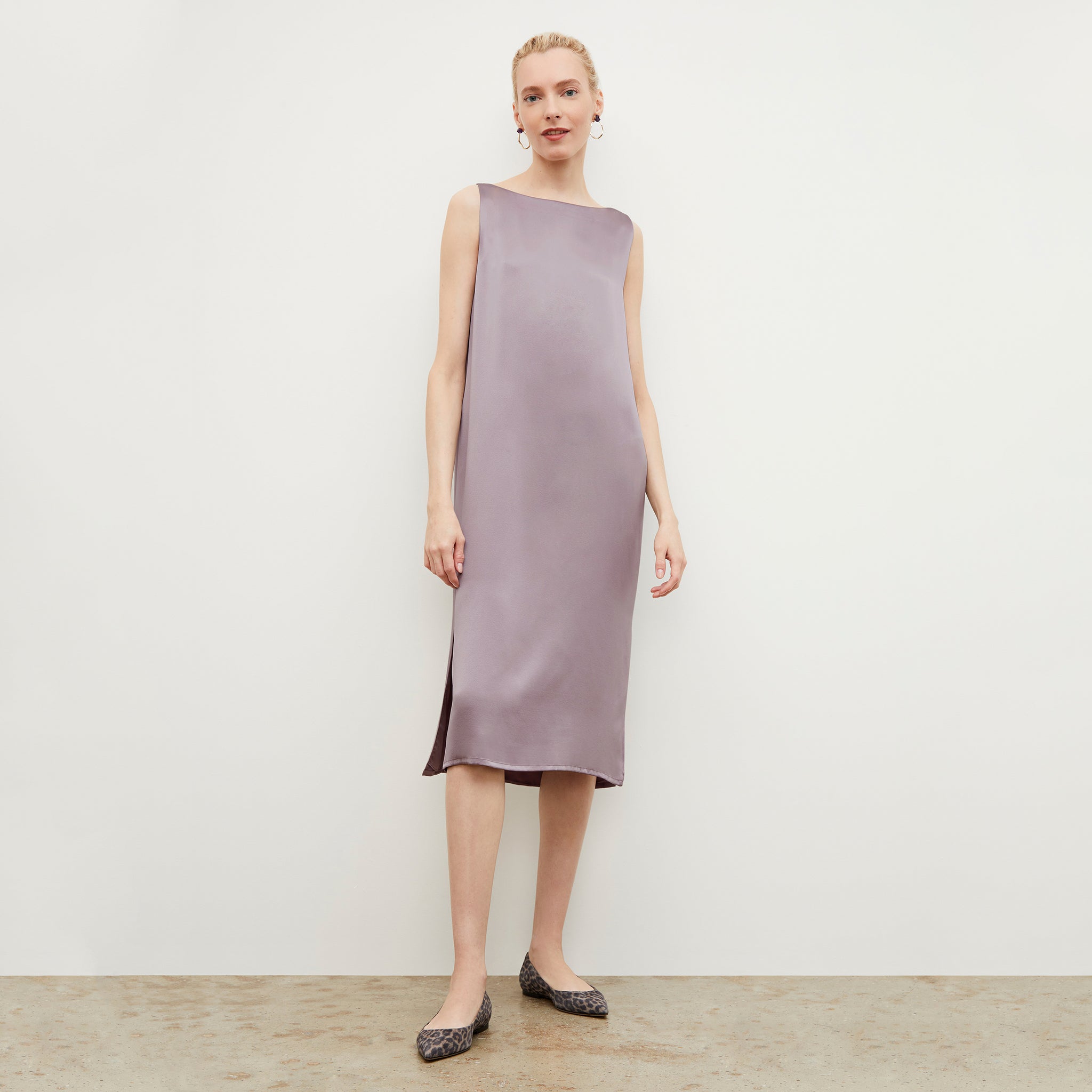 Front image of a woman wearing the Bevin Dress - Washable Silk Charmeuse in Wisteria 