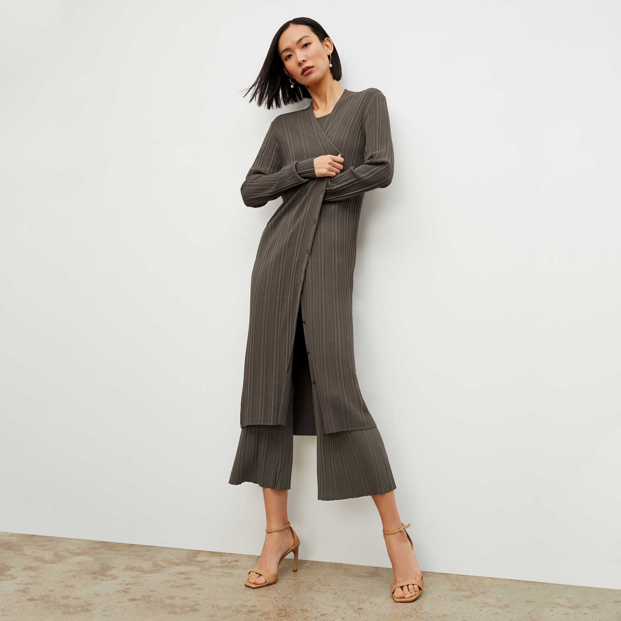 Front image of a woman wearing the Marijane Pant - Textured Knit in Light Ash