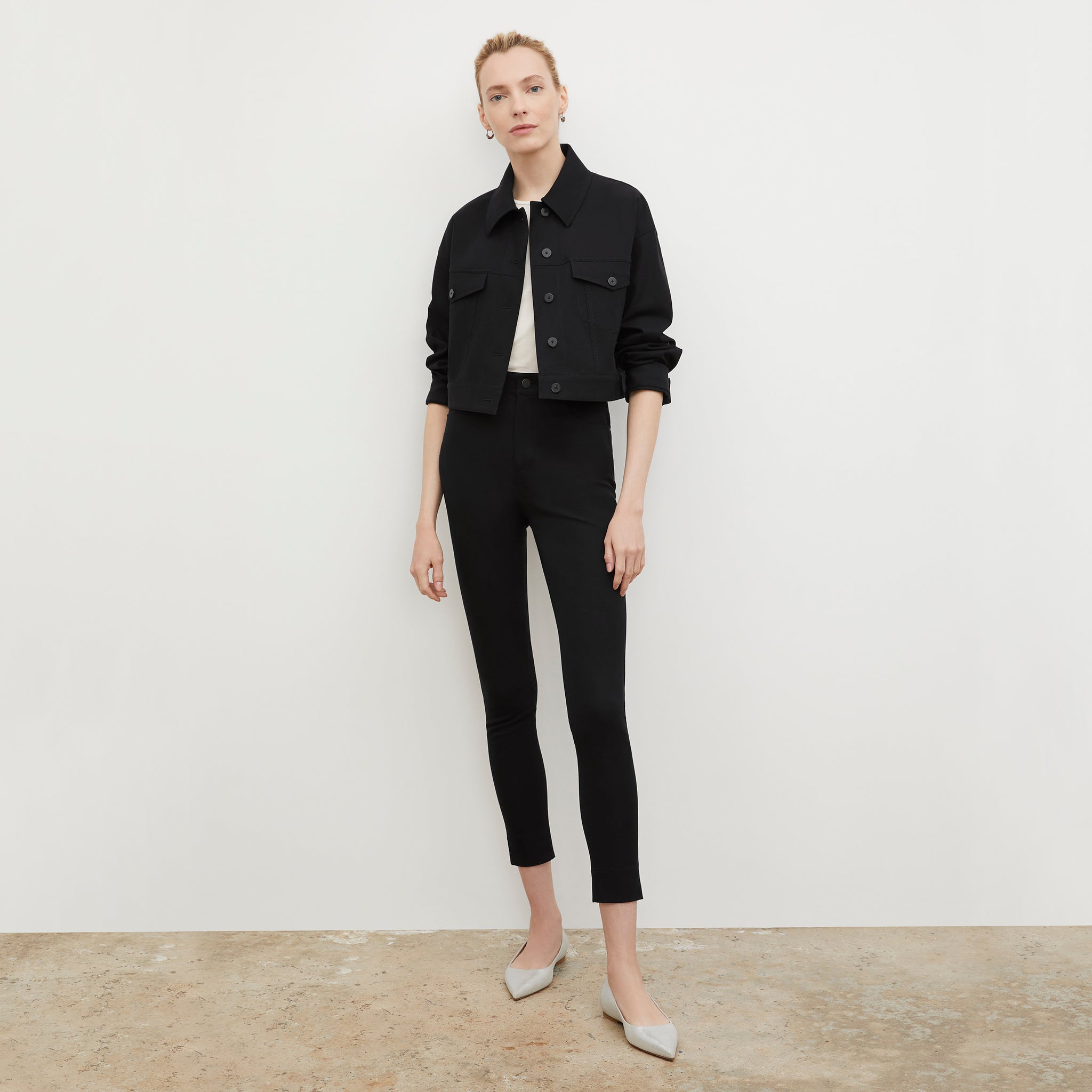 Front image of a woman wearing the Sammataro Jean in Black