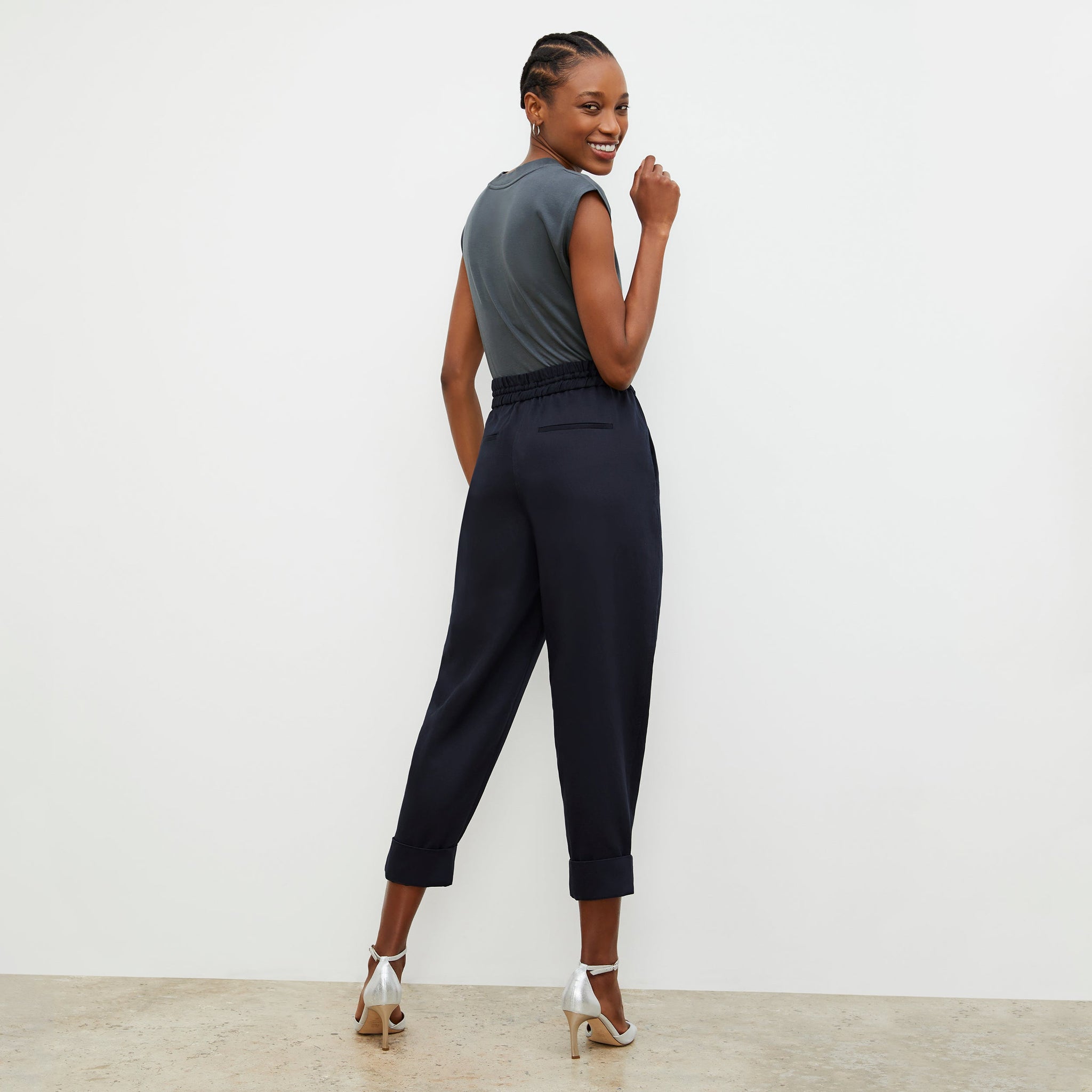 Back image of a woman wearing the Shane Pant - Everyday Twill in Night