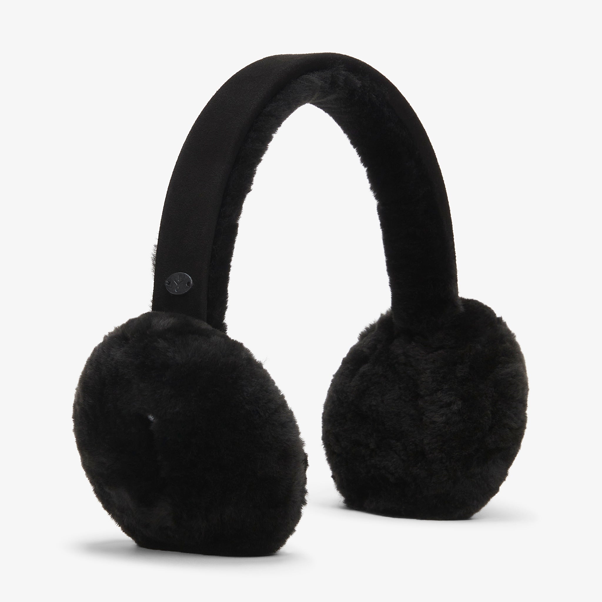 Packshot image of the emu earmuffs in black 