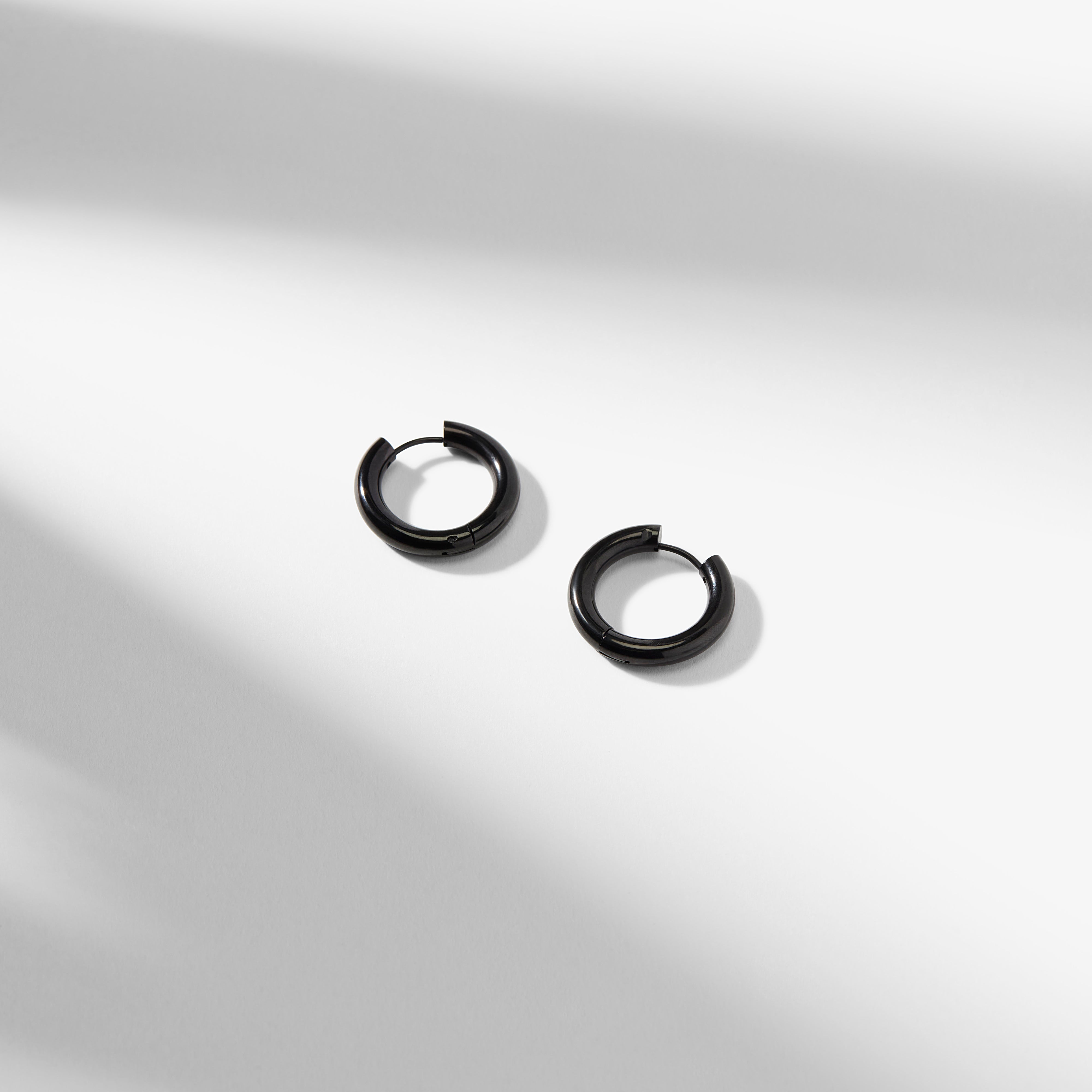 Claressa Earrings - Medium :: Silver