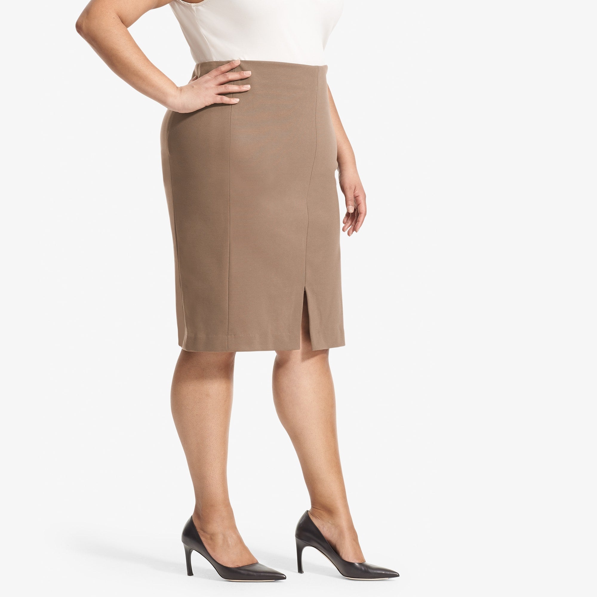 On the Go with M.M. LaFleur - That Pencil Skirt