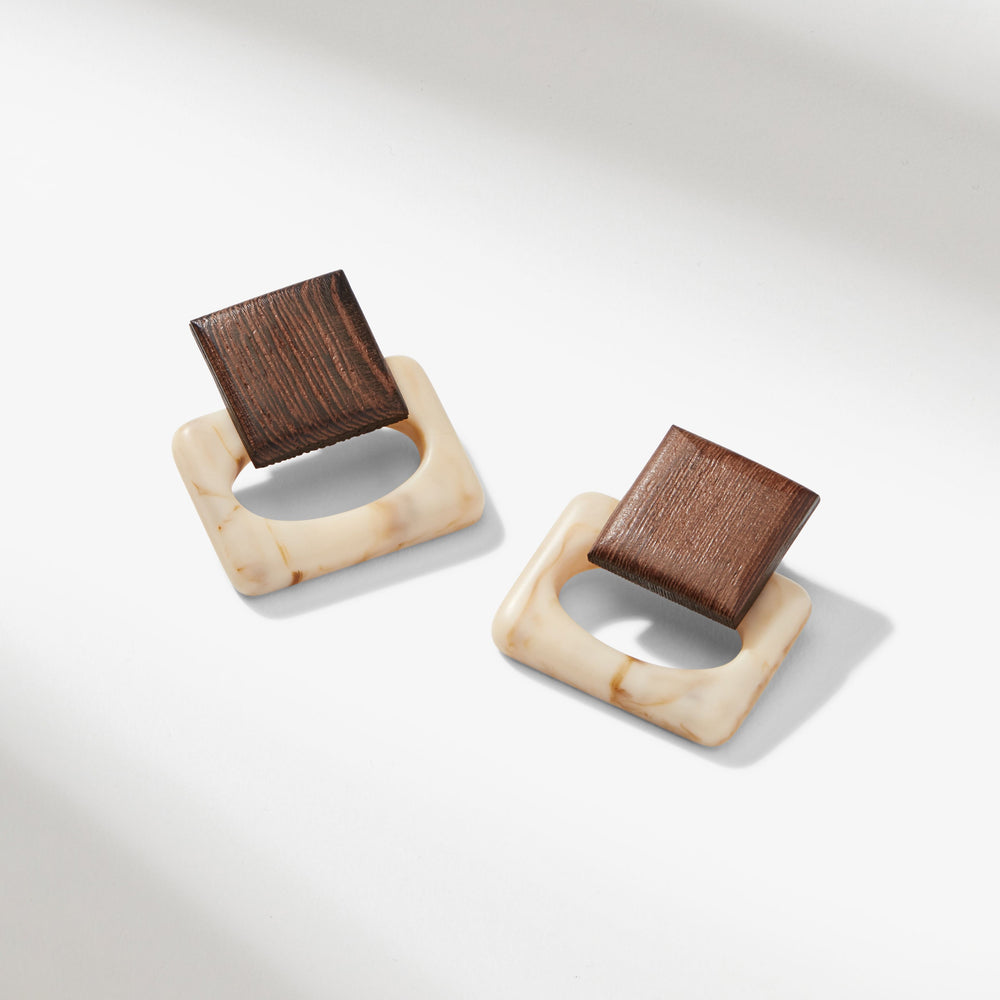 Packshot image of the Mardy Earrings in Brown / Ivory